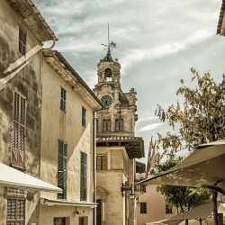 Altstadt Alcudia mit Rathausturm