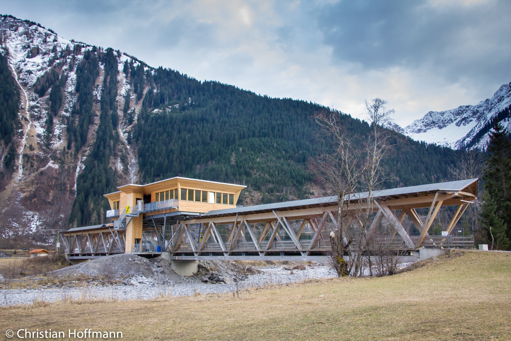 Naturparkhaus auf der Brücke